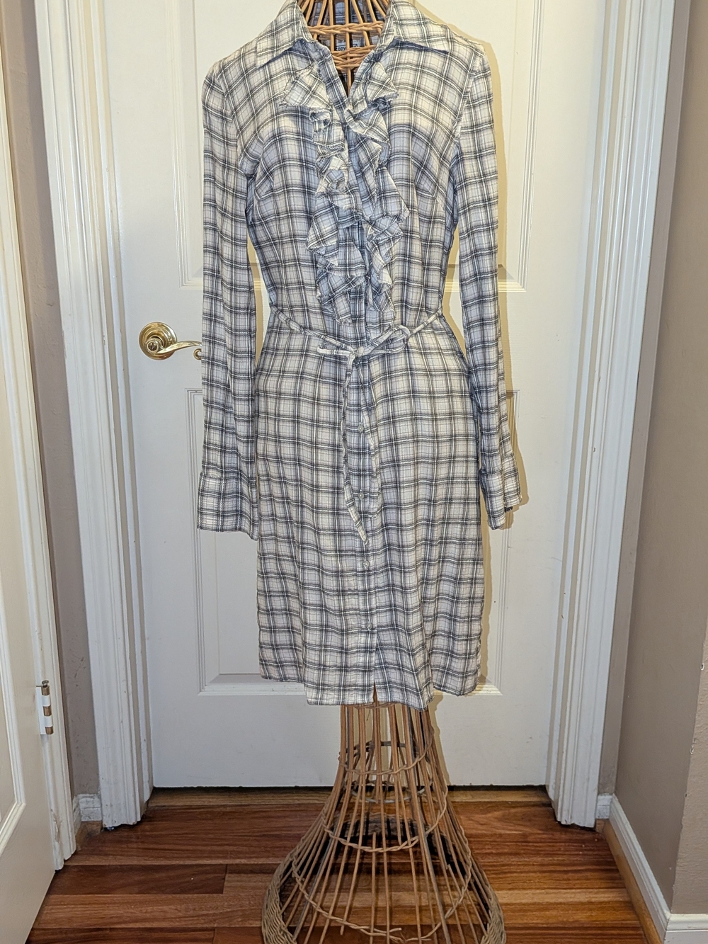 Converse One Star Gray & White Plaid Ruffle-Front Long Sleeve Dress